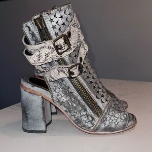 Freebird by Steve Theresa Ice Size 7